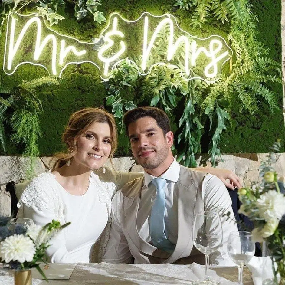 

Mr & Mrs Neon Sign Wedding Neon Sign Custom Neon Sign Wedding Party Sign Name Custom Wedding Decoration Sign LED Neon Sign