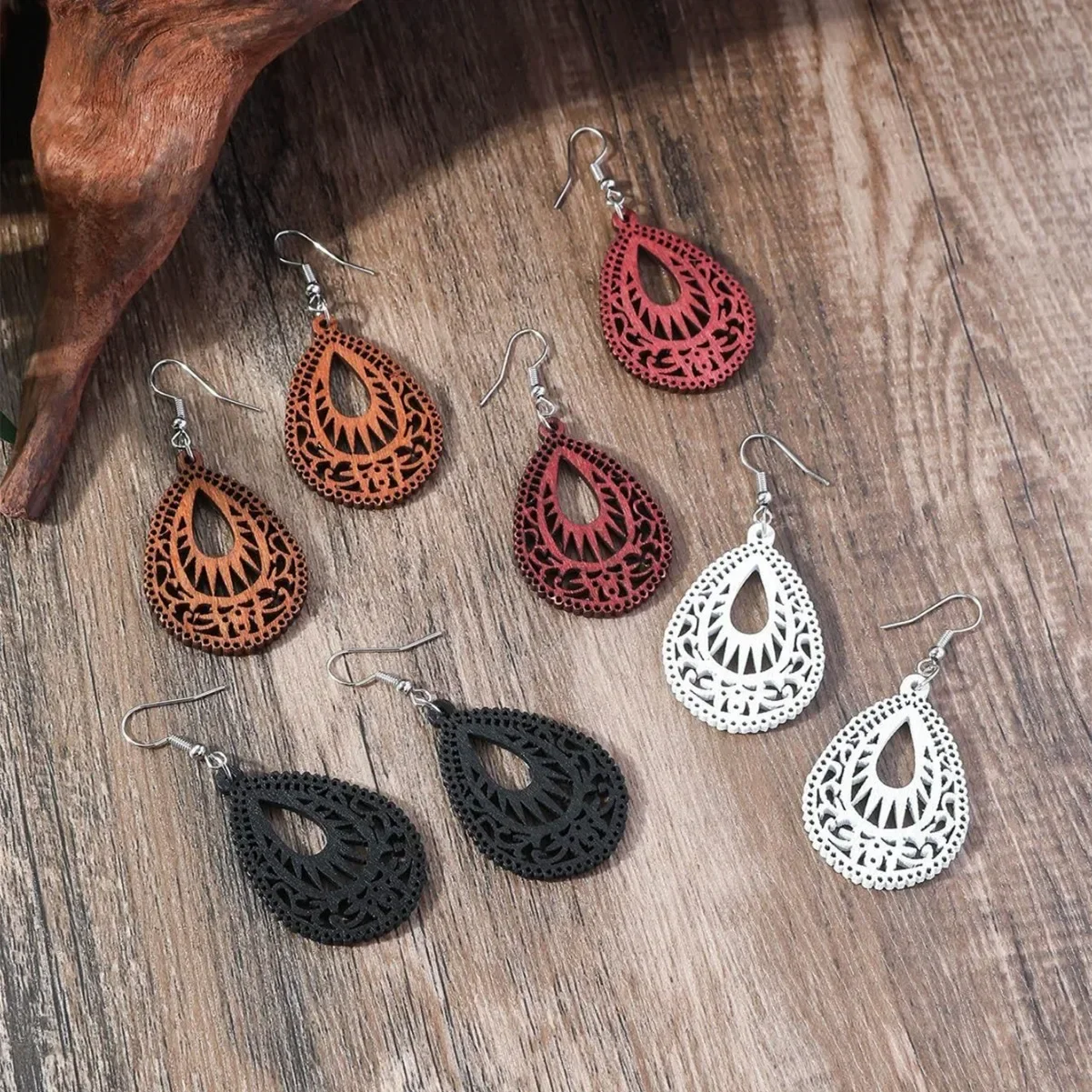 Droplet Shaped Carved Pattern Pendant Earrings for Women Retro Elegant Style Wooden Drop Earrings for Women's Jewelry