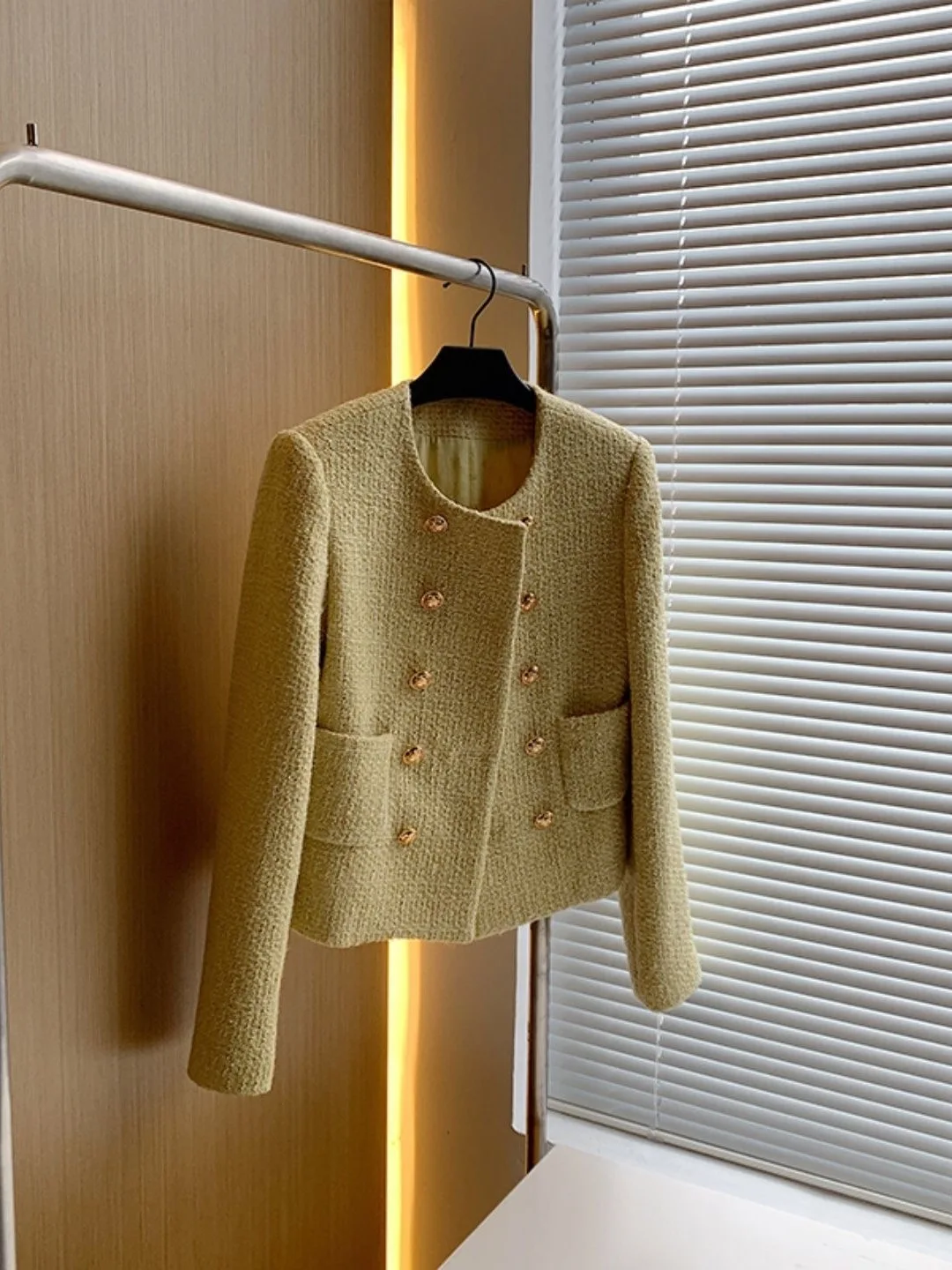 Fashionable Short Woolen Jacket Ladies Spring Autumn Winter New Arrival Luxury Style round Neck Double Button Ladies Coat