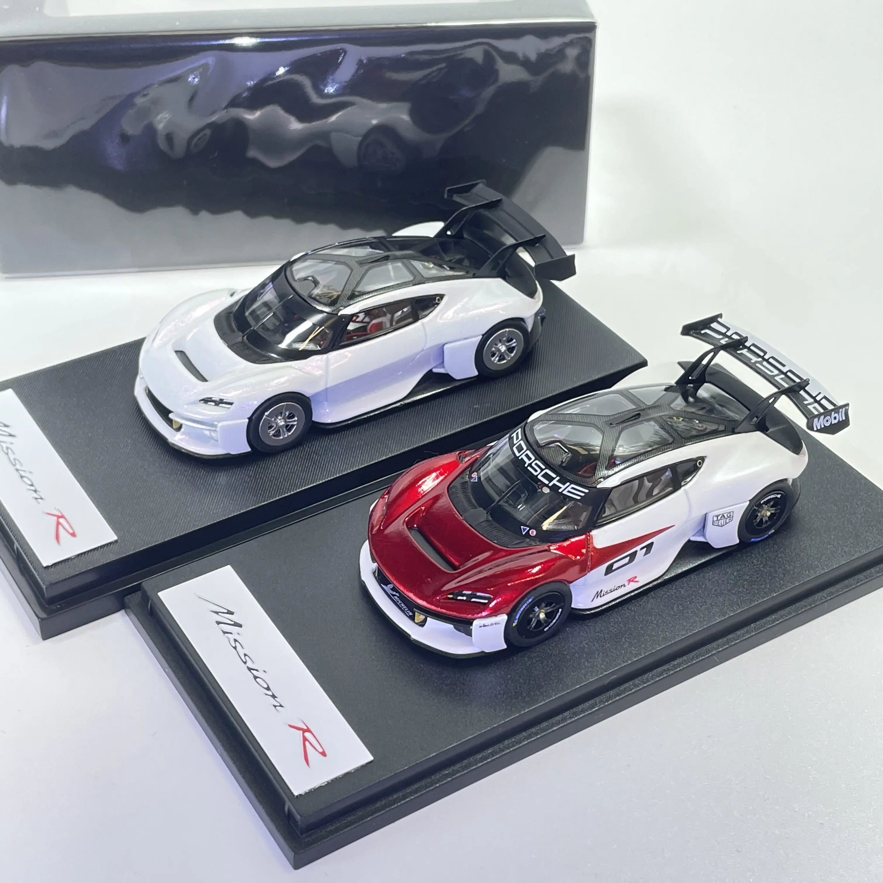 

Diecast Karium Porsche Mission R 1:64 Scale Alloy Car Model
