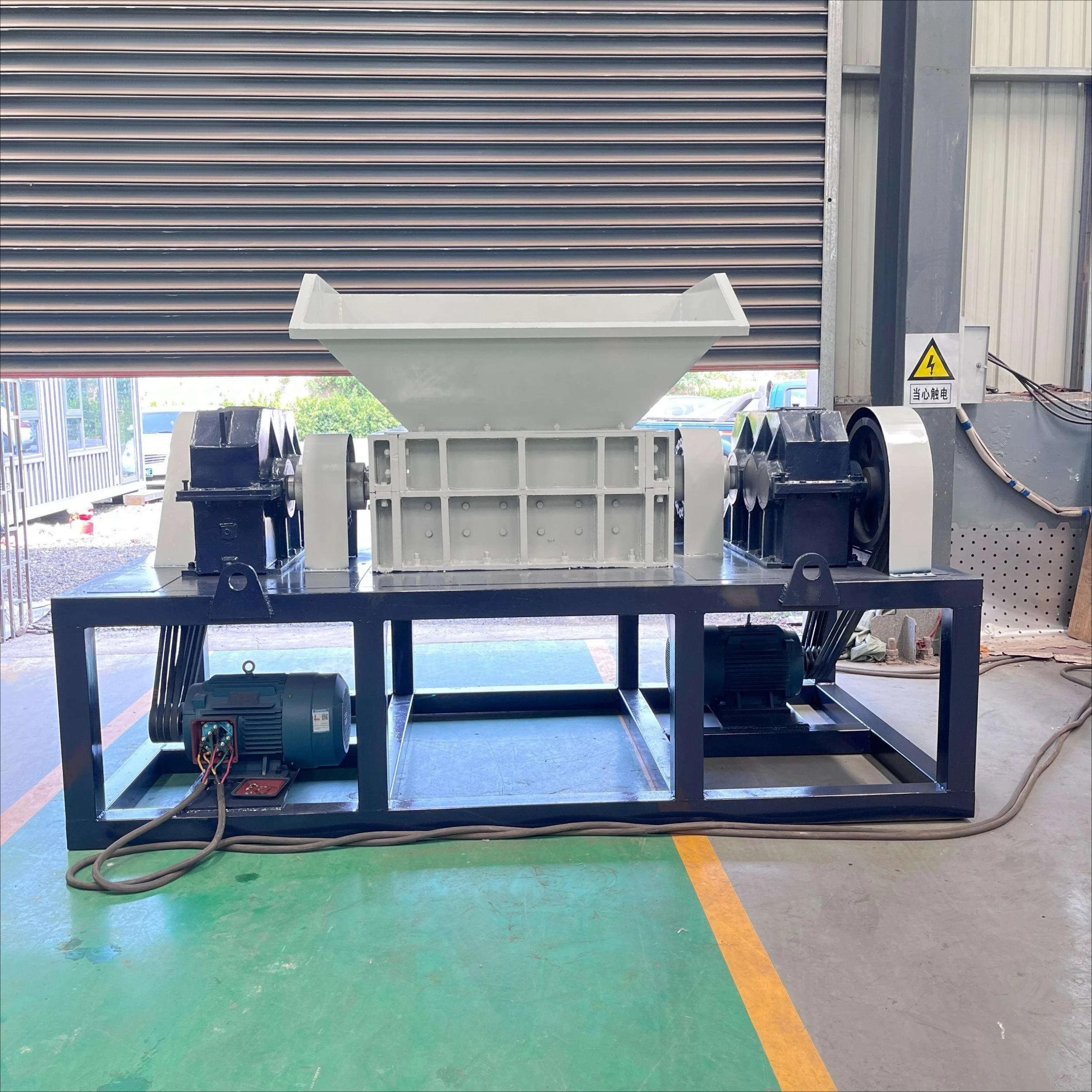 Industrial Single Double Shaft Shredder Machine Heavy Duty Waste Recycling Crusher for Metal Plastic Wood with Reliable Motor