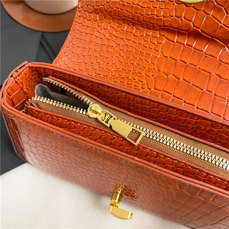 حقيبة يد جلدية أنيقة كلاسيكية مشهورة للنساء حقائب يد ذات علامة تجارية فاخرة على طراز المصمم الشهير