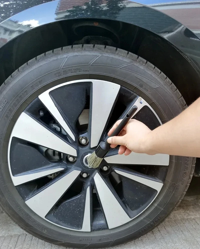 Automotive  Detail  Brush  Kits  Are  Used To Clean The Internal Or External  Clearance Of  Automotive  Vent  Tires  And  Wheels