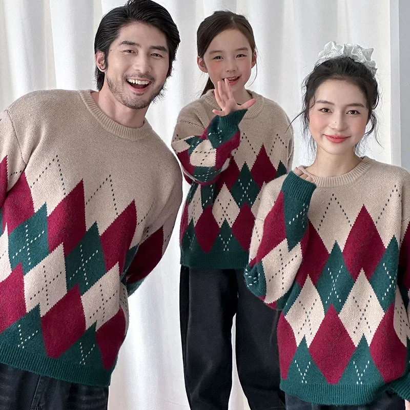 ‌2026 Christmas Family Matching Sweaters Vintage Knitwear for Parents Kids Oversized Pullover Top Holiday New Year Party Outfit