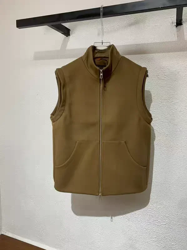 سترة LP Italian 25aw بياقة واقفة كاجوال بسيطة بدون أكمام