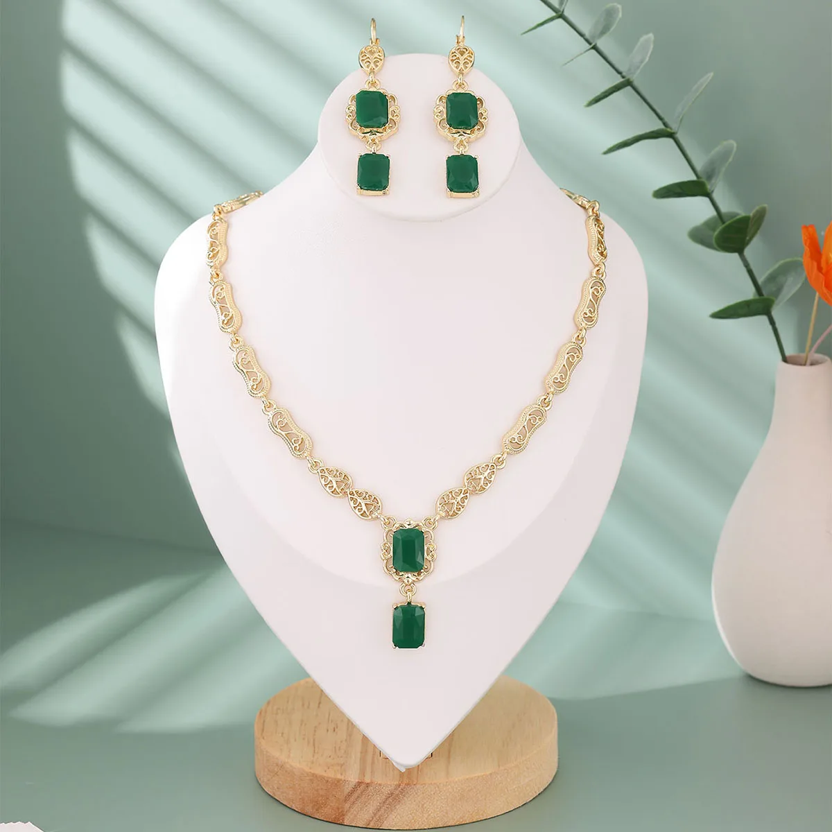 Marokkanischer Stil Halsketten- und Ohrring-Set Luxuriöser Glänzender Rot-Grüner Kristall Quadratischer Anhänger Halskette Statement-Schmuck – Detail 5