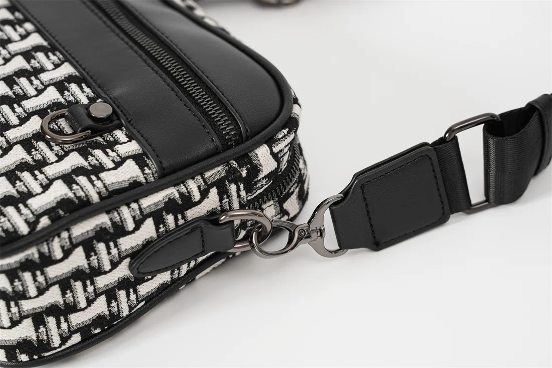 Luxuriöse Umhängetasche im Designer-Stil, Herren-Schultertasche aus Canvas mit Patchwork-Details und PU-Leder, Herren-Schulter-Messenger-Tasche, Handtasche, rechteckige Geldbörse. – Detail 14