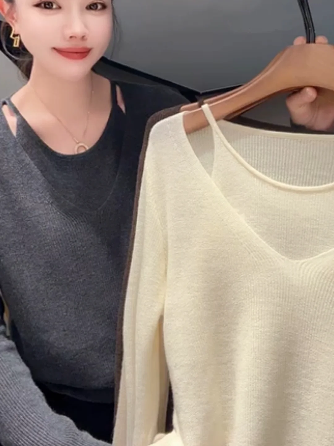 Korean Style Early Autumn Low round Neck Hanging Neck Long Sleeve Knitted Top Women's Design Sensation Versatile Fashionable