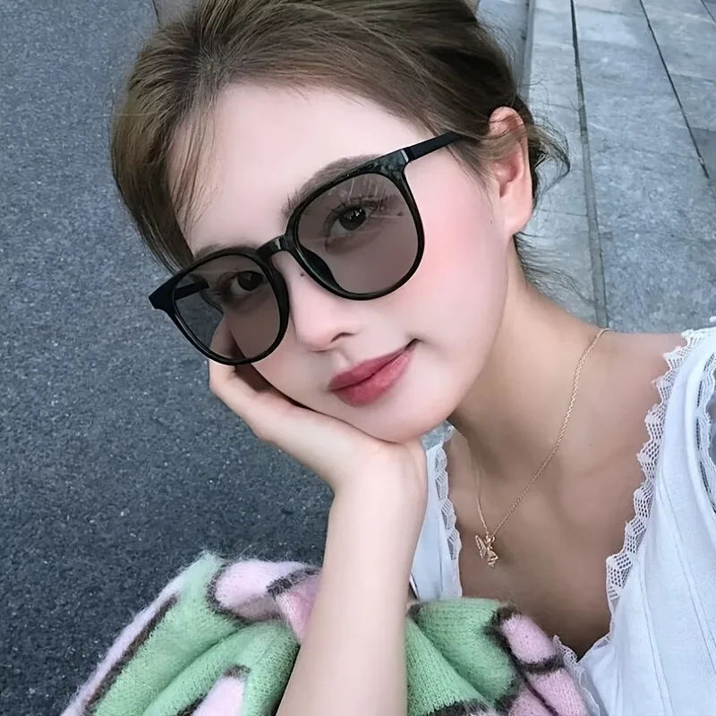 1Pc Unisex Fashion Large‑Frame Photochromic Glasses, Clear‑to‑Grey Anti‑Blue‑Light Lenses for Long‑Time Electronic Device Use