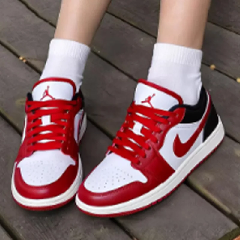 Immagine 7: Scarpe da basket da donna Nike, modello Basic Style DC0774-160