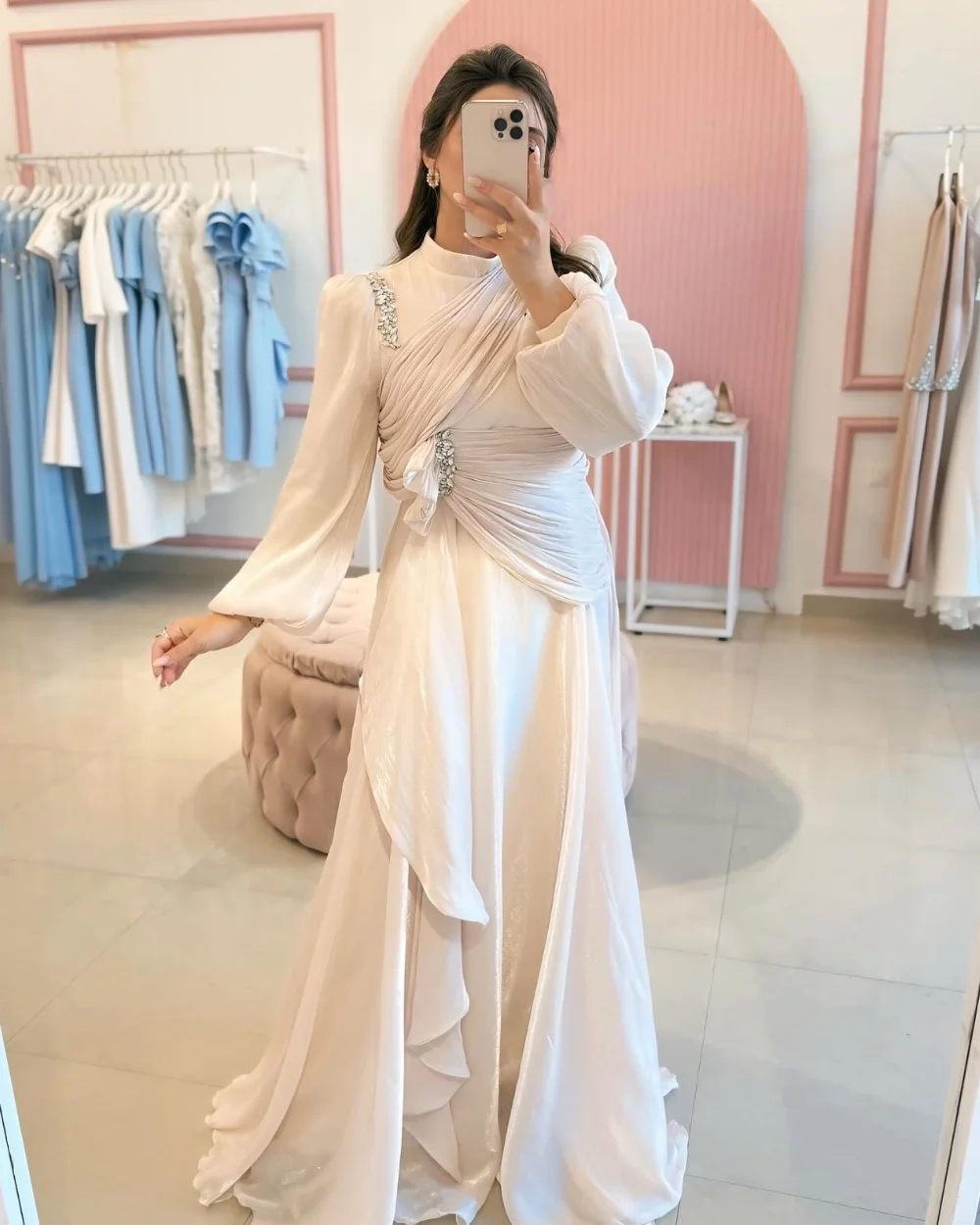 Vestidos largos de cuello alto drapeados con pliegues de diamantes de imitación a juego intrincados personalizados Vestidos para ocasiones a medida Tallas disponibles