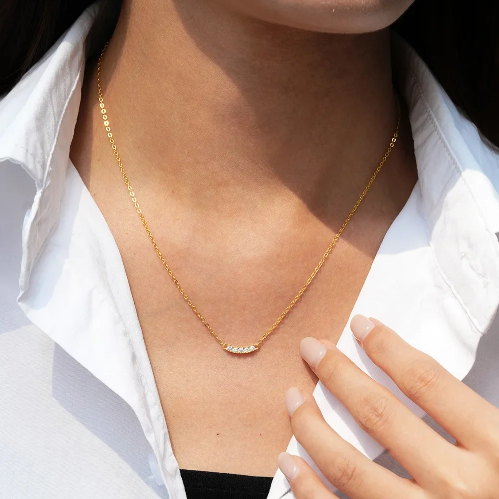 Luxury 100% Real 18k Gold Smile Pendant Lady Moissanite Necklace view 2