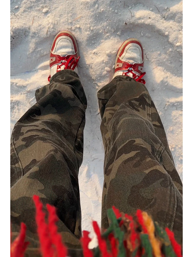 

Мужские джинсы-карго в стиле ретро с камуфляжным принтом, на флисовой подкладке, прямого кроя, осенне-зимние, рабочая одежда, деконструированный дизайн