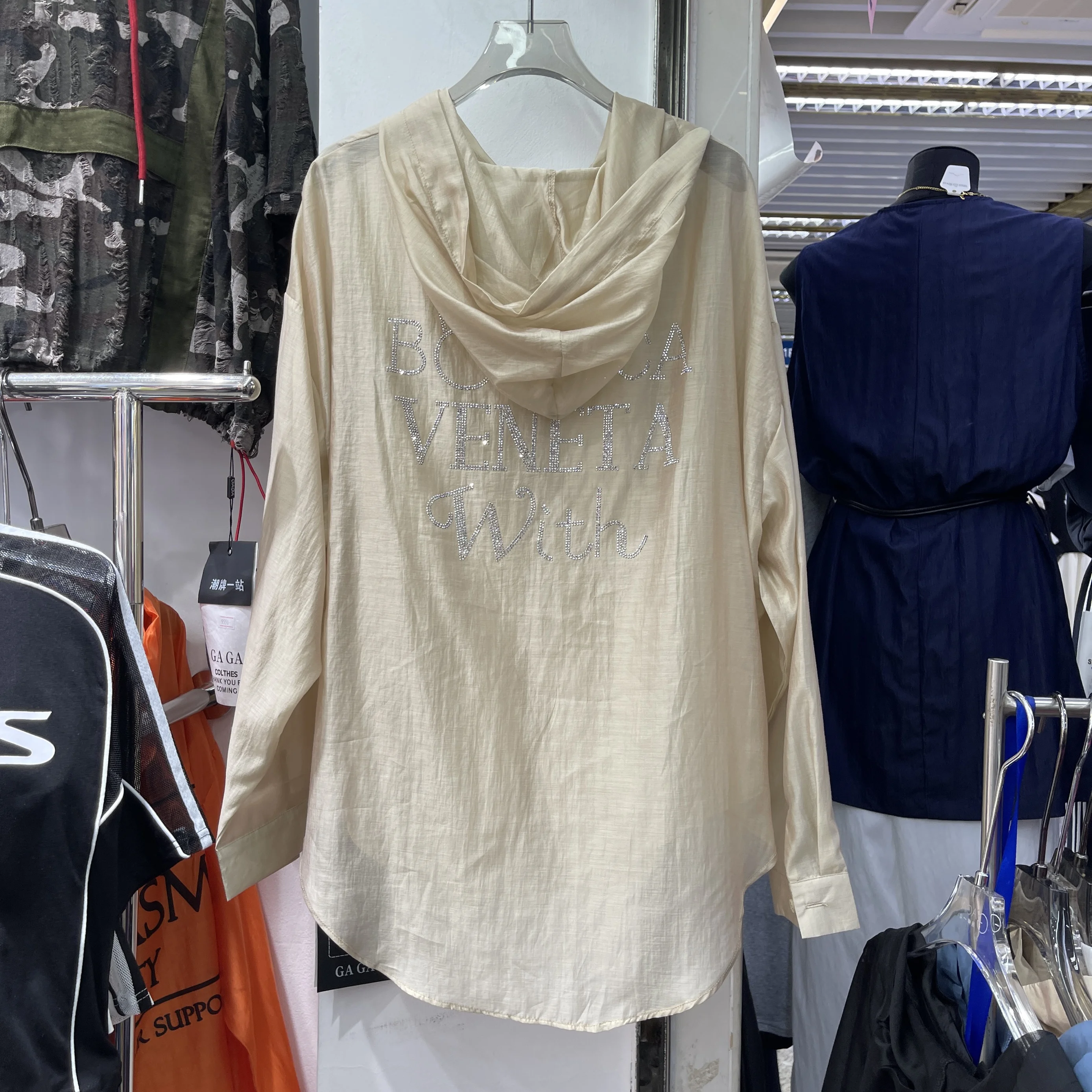 2025 Summer New Trendy Brand Heavy Industry Hot Diamond Letter Hooded Sunscreen Clothes Women's Loose and Thin Versatile Top