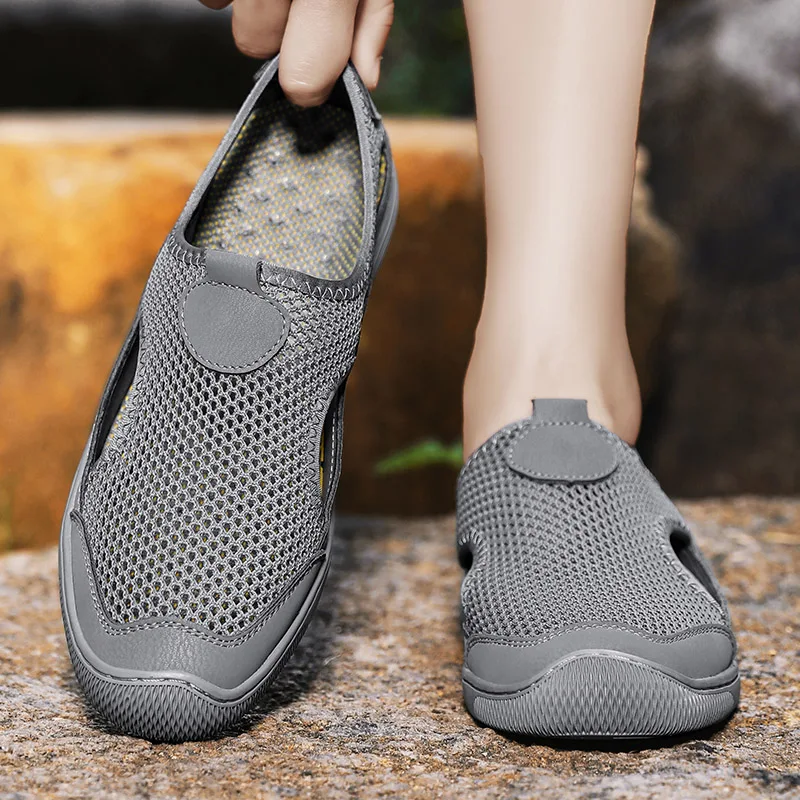 2024 Summer Outdoor Men Sneakers Breathable Slip On Loafers Men Casual Shoes Antiskid Mesh Men Shoes Waterproof Walking Zapatos