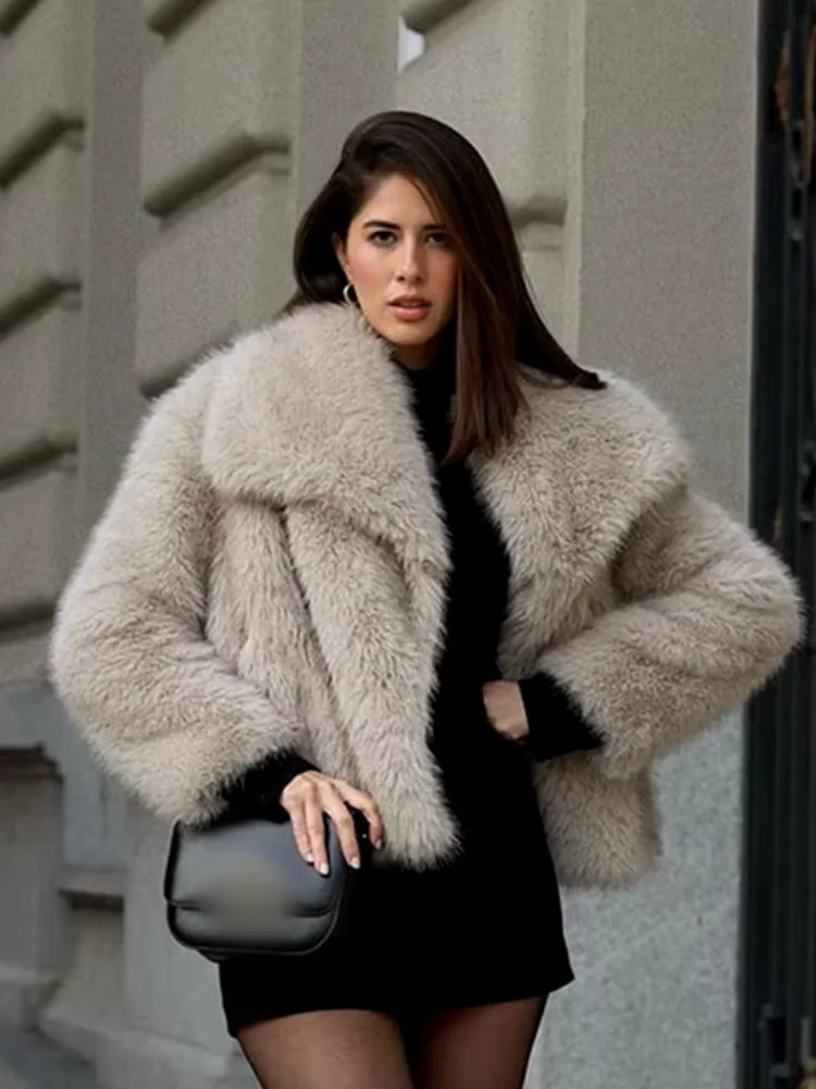 2024 Winter New Fashion Fluffy Fur short Coat Women High Street Luxury Big Fur Collar jacket Female solid Faux Fox Fur Overcoats