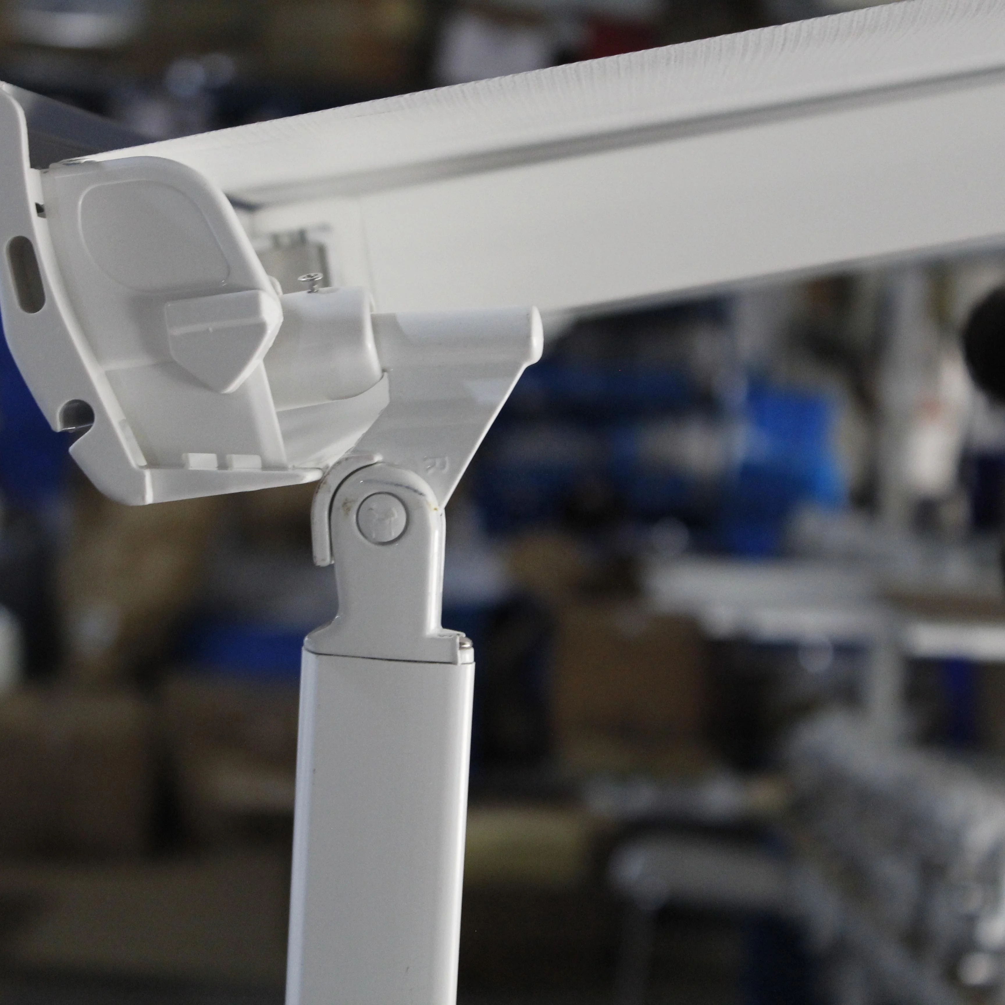 مظلة STLF Awnlux مثبتة على الجانب للتحكم اليدوي للمنزل المتنقل والقافلة RV الخارجية