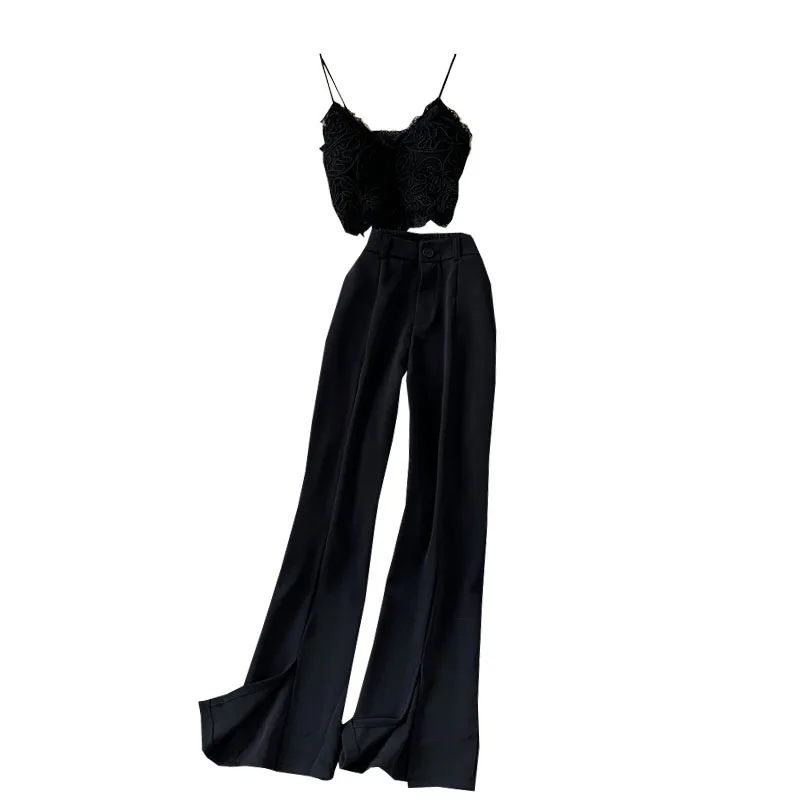 Calça de cintura alta e perna larga, conjunto casual f de duas peças, calça e e foada com fenda e top moderno.