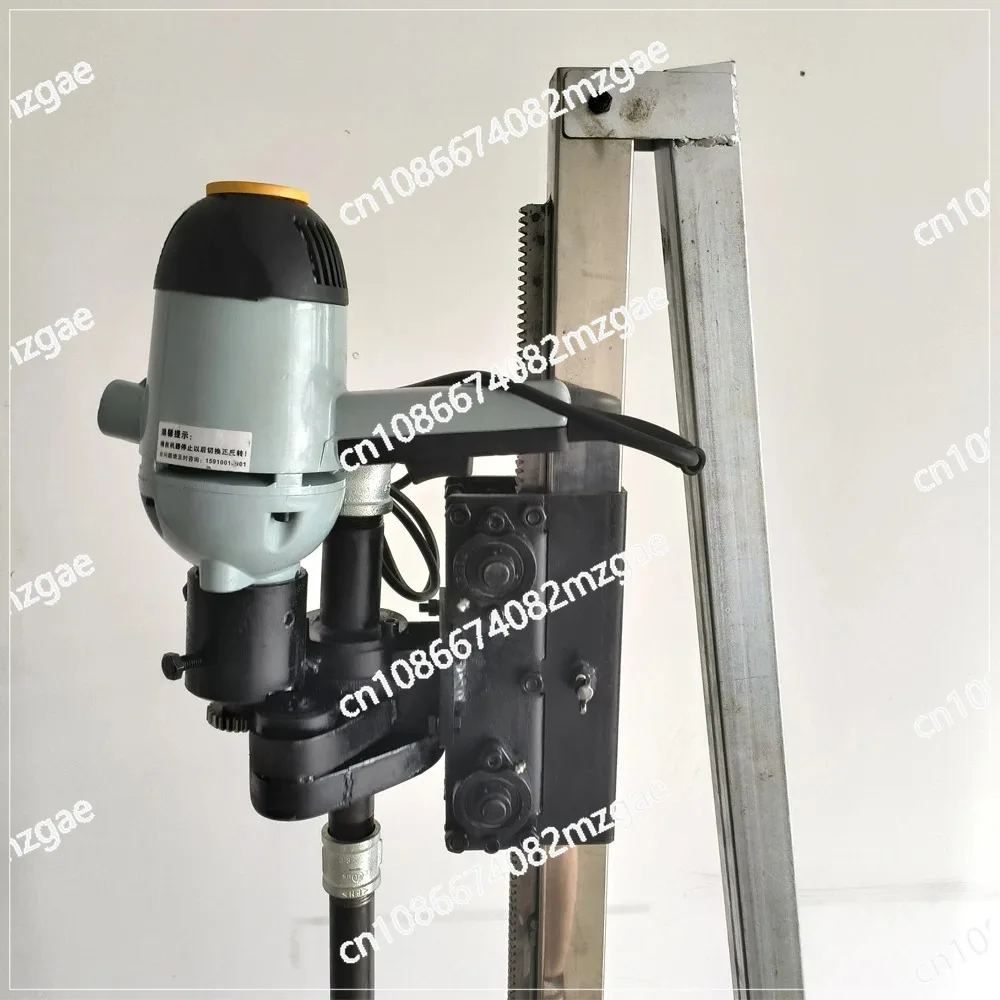 

Небольшая портативная бытовая буровая установка для водяных скважин, электрический инструмент для бурения скважин, вертикальная буровая установка для водяных скважин