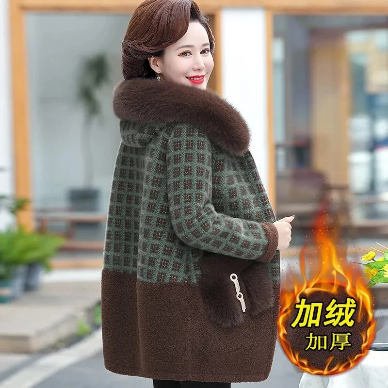 New Middle-aged Mother Granular Velvet Plaid Wool Coat Winter Thicken Warm Lambs Wool Padded Parkas Women Imitation Mink Jacket