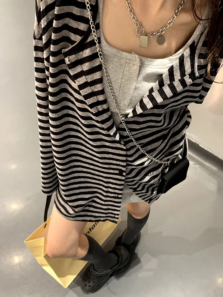 Harajuku Y2k Top Black Gray Striped Cardigan 2022 Autumn Loose Casual Long-Sleeved Top Woman Clothes Grunge Korean Fashion