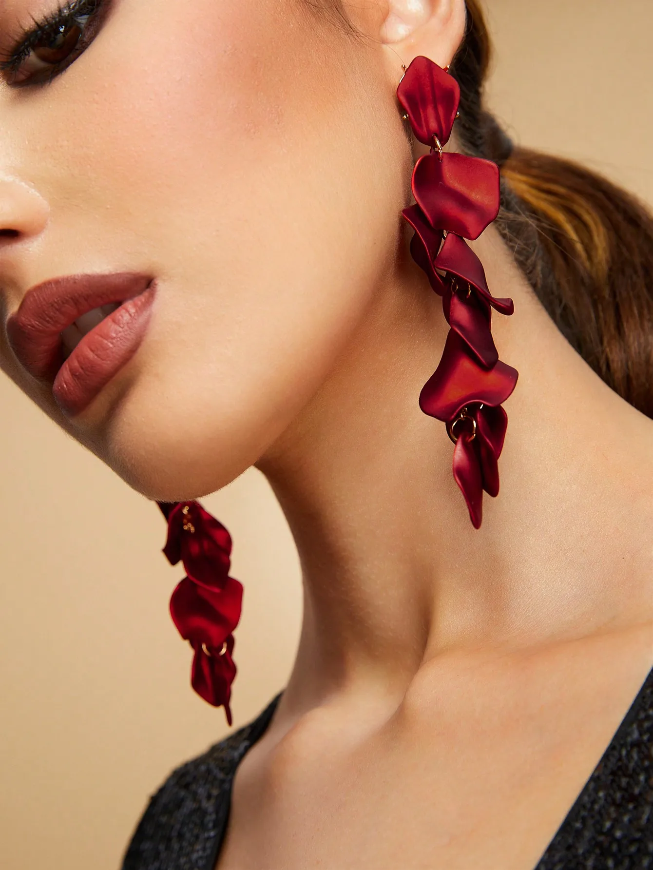 

Red Petal Statement Dangle Earrings for Women, Exaggerated Floral Design, Fashion Jewelry