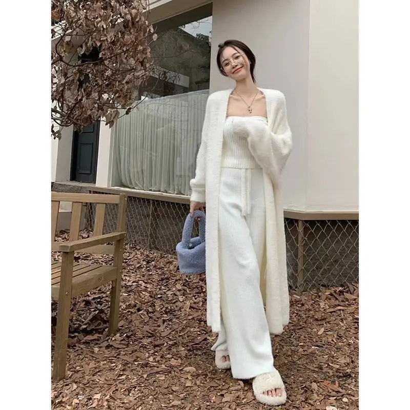 New 2024  Slimming Autumn And Winter Loose Fitting Long Sweater Thickened Lazy Knitted Cardigan Jacket White