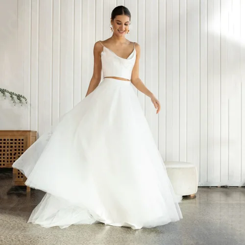 Vestidos de novia encantadores personalizados a la venta, vestidos de novia blancos de dos piezas, vestidos de novia sin mangas con escote en V, espalda 2024