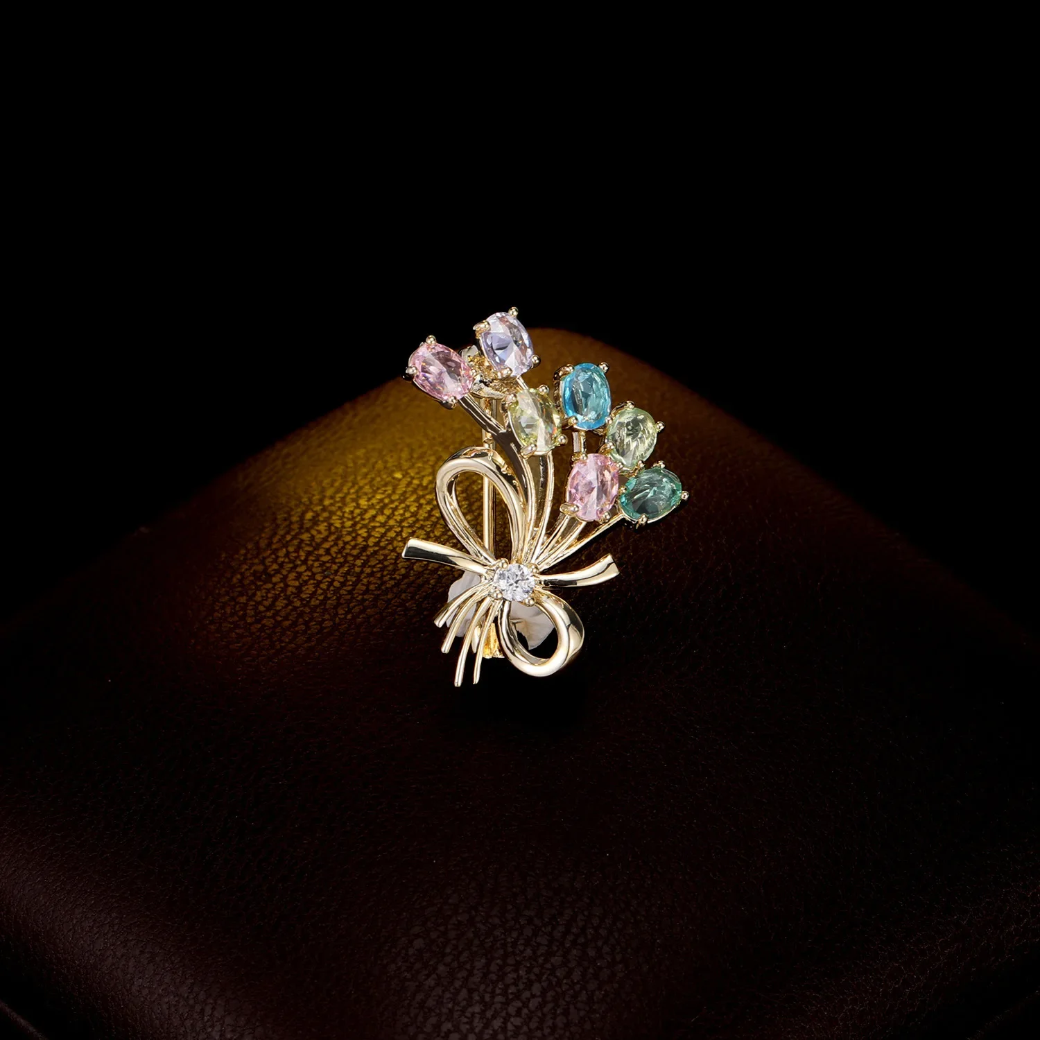 Модная и изысканная маленькая брошь-букет, элегантное и изысканное пальто, антибликовая булавка, для женщин.