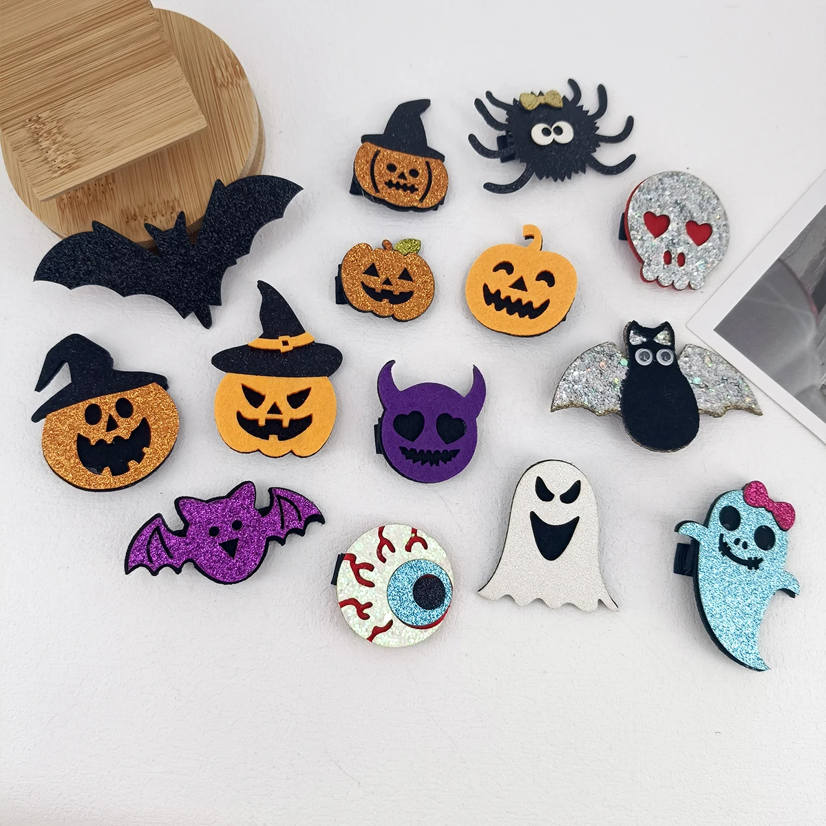 Neue Halloween Filz Stoff Bunte Glitter Cartoon Schädel Kopf Fledermaus Spinne Kürbis Haarnadeln Haar Clips Halloween Liefert Kopfbedeckungen – Detail 3