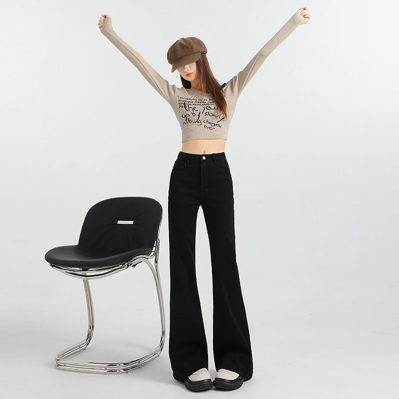 جديد خريف وشتاء 2025 جينز أسود للنساء عالي الخصر بقصة ضيقة وفضفاض قليلاً غير ضيق يطول الساق من قماش الدنيم