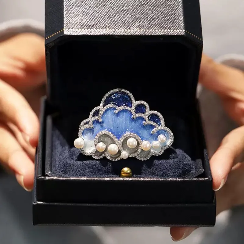 Original Celebrity Luxury Pearl Cloud Brooch for Women High End Evening Gown Natural Corsage Exquisite Delicate Birthday Gift