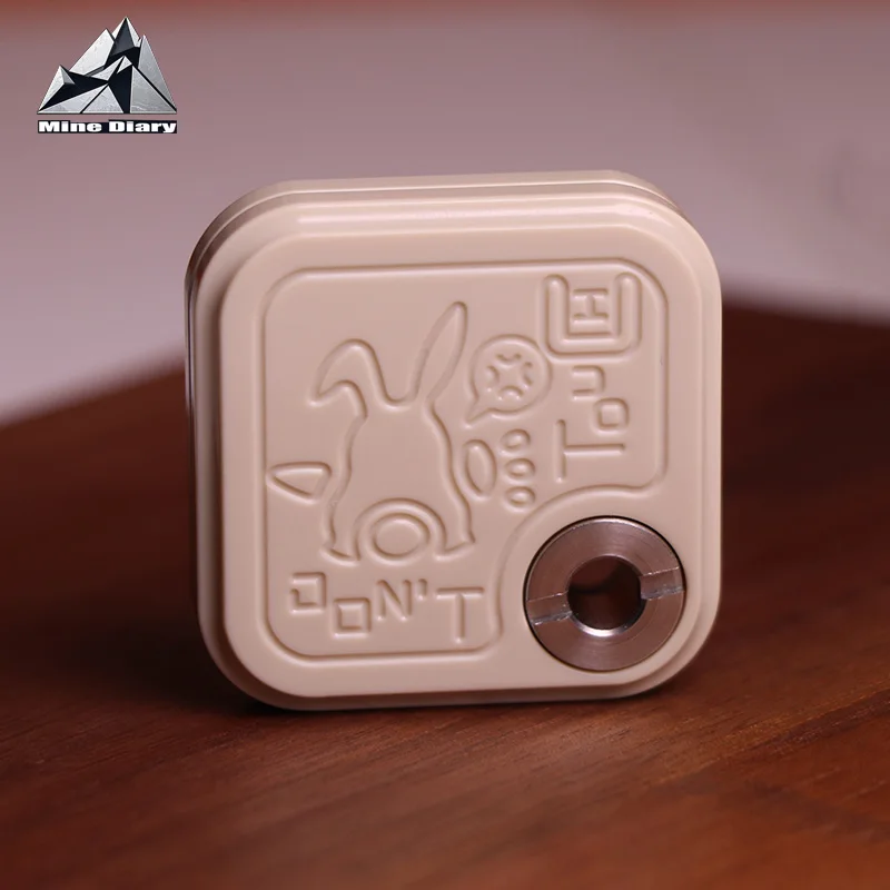 رواية نظرة خاطفة أرنب EDC الجانب دفع بطاقة تململ لعبة تململ سبينر الإجهاد الإغاثة المنزلق ل ADHD القلق مكتب سطح المكتب #1