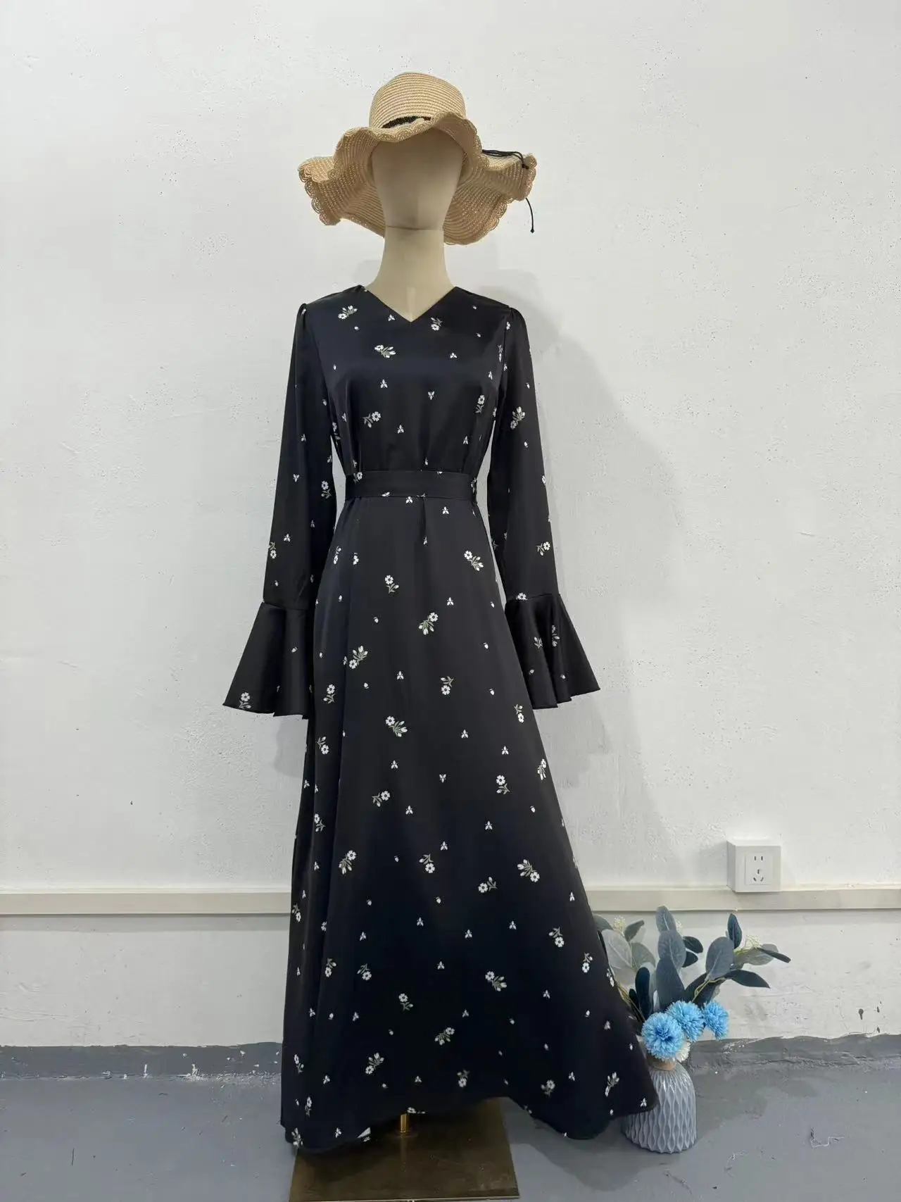 

Elegant Dresses for Women Spring Summer New Printing Lotus Leaf Sleeve V Neck Dress Fashionable Slim Fit Women's Evening Dress