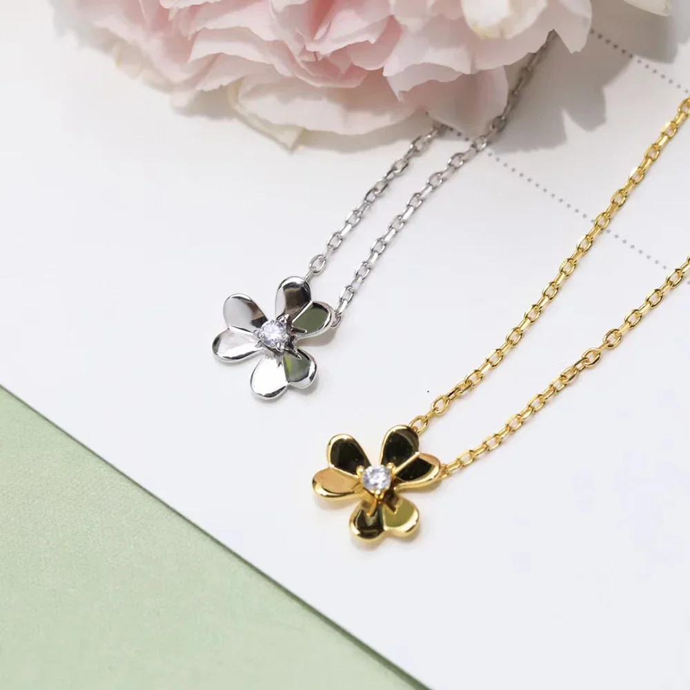 European Fashion Luxury A flower pendant Gold Lucky Grass Necklace For Women S925 Silver Exquisite Sweet Romantic Fairy clover