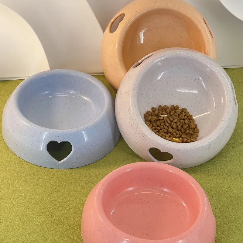Large-sized Heart-shaped Hollow Plastic Dog Bowl Cat Bowl Pet Feeding and Watering Single Bowl High-quality Pet Bowl
