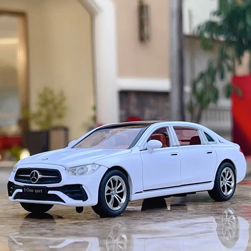 1:32 E-Class E300 L Alloy Car Model Diecasts Metal Vehicles Car Model Sound and Light Simulation Collection Childrens Toys Gift