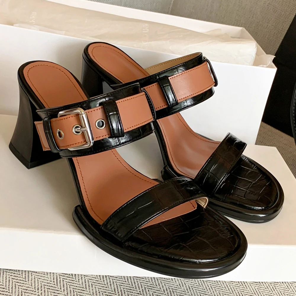 sandali-da-donna-di-nuova-moda-muli-estivi-in-pelle-scarpe-di-lusso-pantofole-con-tacco-alto-designer-tacco-largo-da-donna-punta-tonda-nero-blu