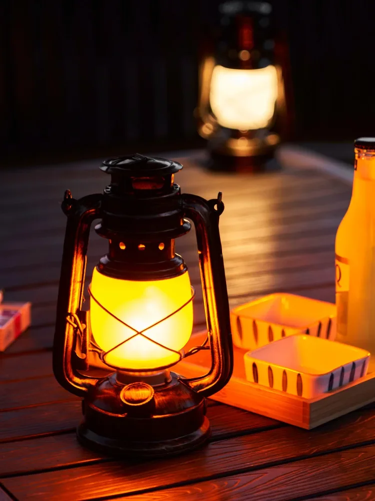 Retro Portable Lantern Outdoor Camping Kerosene Lamp Dynamic Flame Lamp Battery Powered LED Table Lamp Night Light Horse Lantern