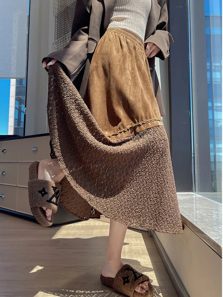 

2025 New Autumn Lace Splicing Deer Skin Velvet Skirt for Women Old Money Middle Ancient Style Slim A-line Medium length Skirt