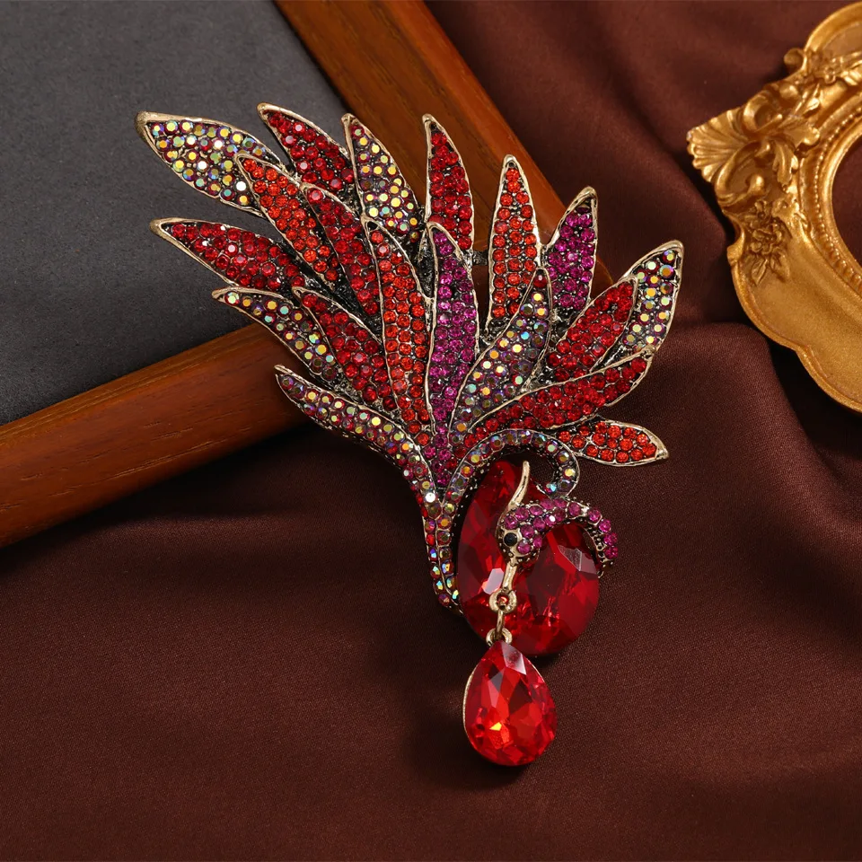 Vintage Exaggerated Crystal Phoenix Wings Luxury Brooch Badges For Women Fashion Retro Rhinestone Party Dress Pins