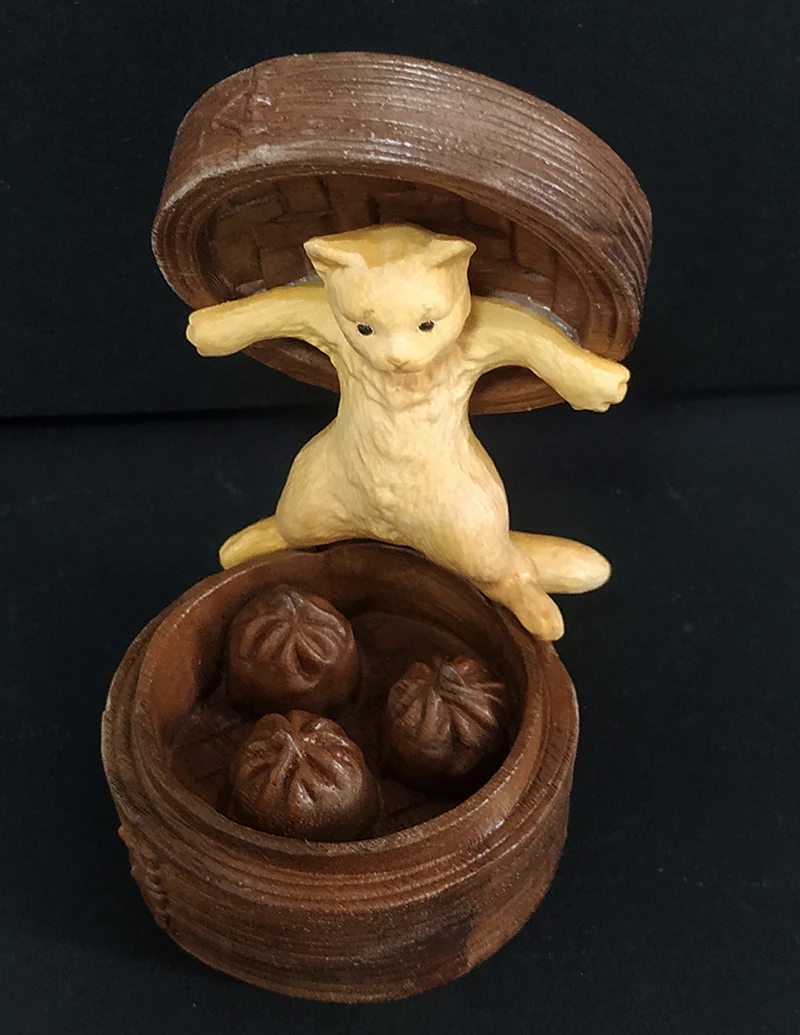 

MZ008 - 7.8 CM Hand Carved Boxwood Walnut Carving - Lovely Cat