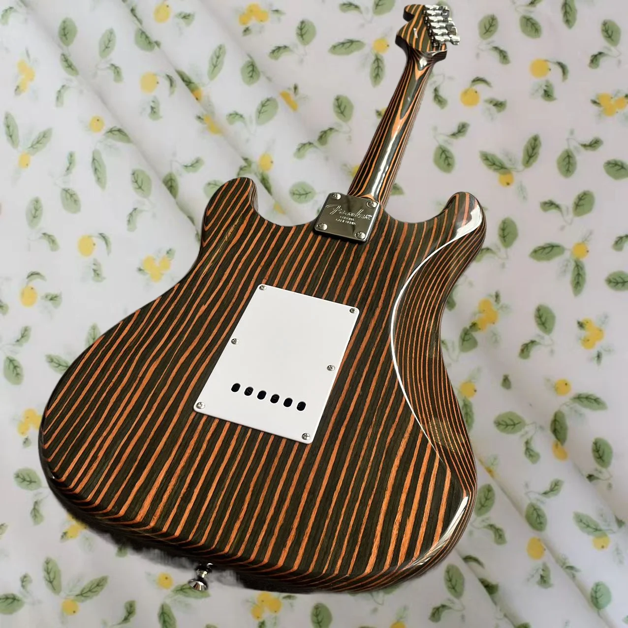 Electric guitar, factory customized, made of maple and peach blossom wood, multiple colors, in stock, fast and free shipping F2