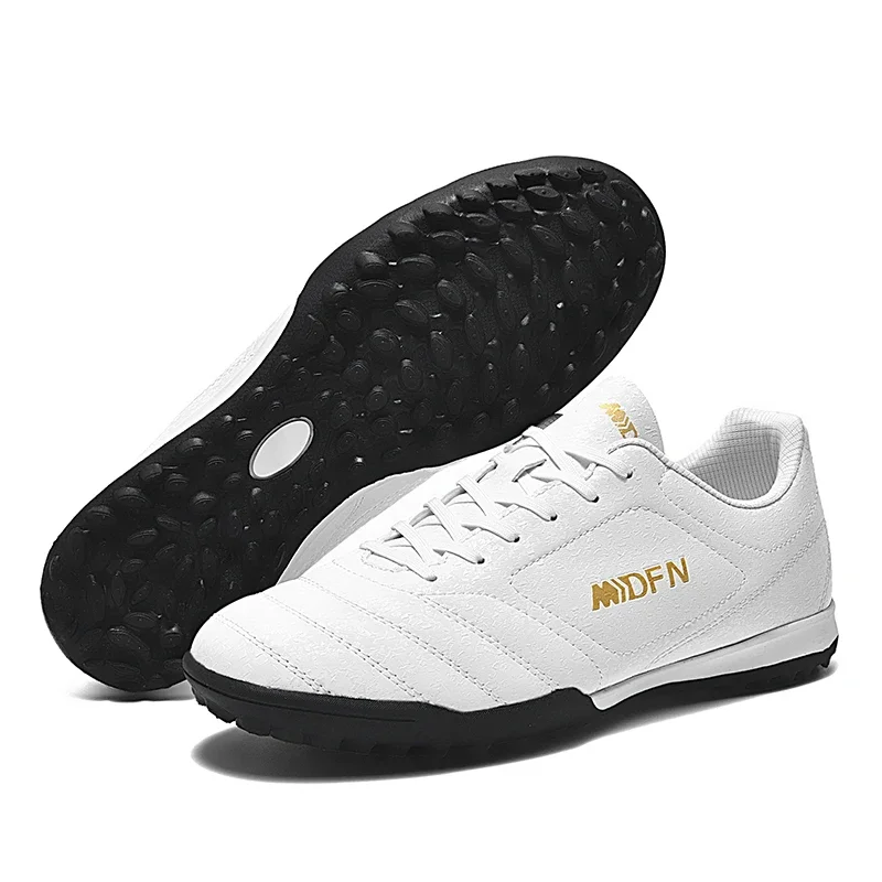 

Soccer Sneakers for Men Football Training Shoes with Long Spike and Wear-Resistant Sole Spring and Autumn Ankle Boots