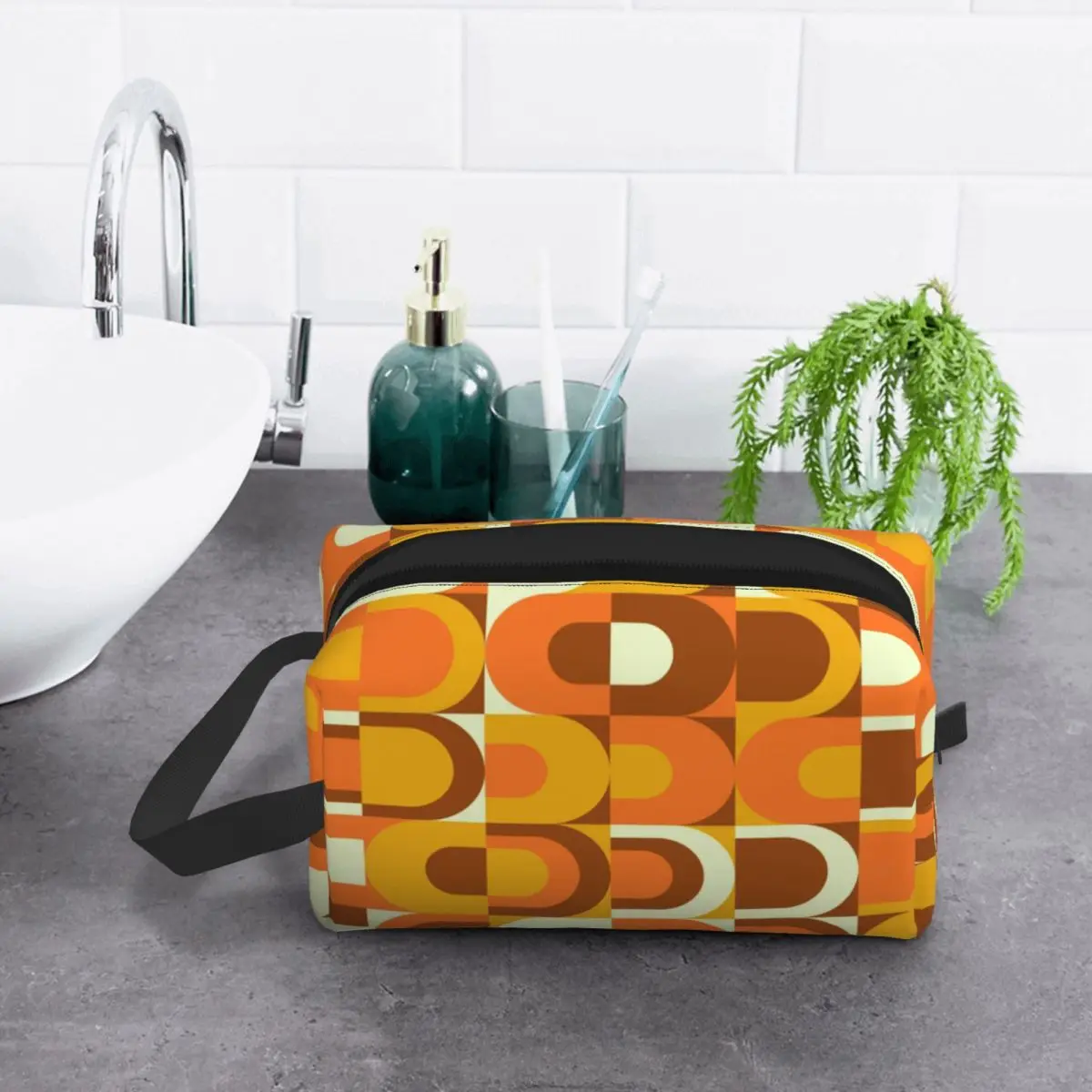 Custom 70s Pattern Retro Inustrial In Orange And Brown Tones Toiletry Bag Fashion Geometric Colorful Cosmetic Makeup Organizer