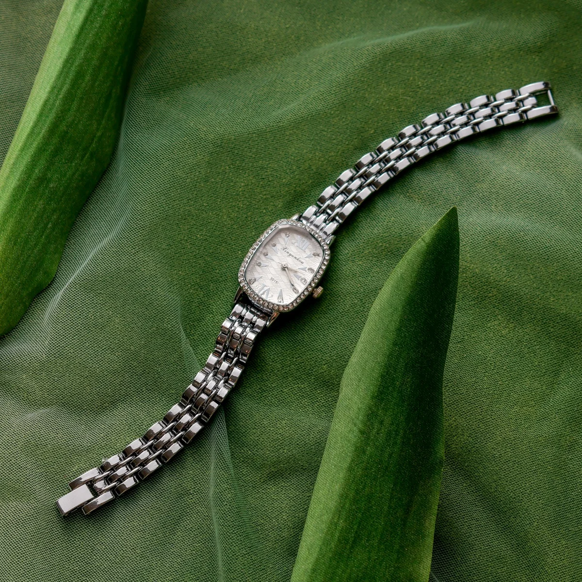 Шикарные женские кварцевые часы, прямоугольный циферблат с принтом, безель, тусклые стразы, обтекаемый браслет, аксессуары для часов, ювелирные изделия, подарок