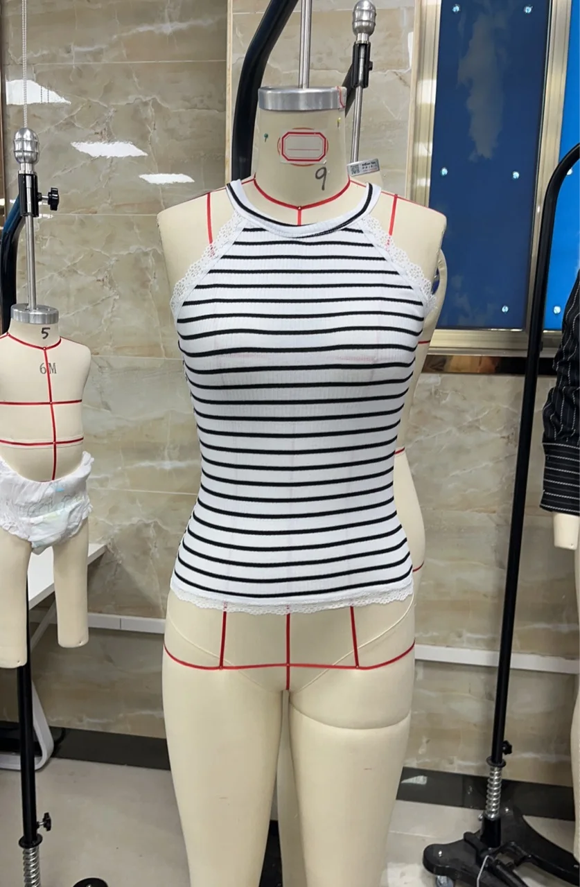 

Summer White Striped Sleeveless Top for Women 2025 New
