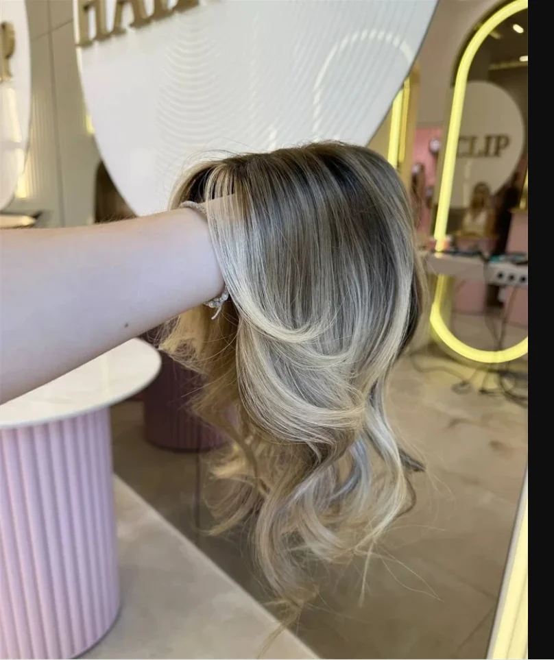 Fashion Glueless Highlight Blonde Soft Natural 18inch Wave 180 Density HD lace front wig for women Heat Resistant Preplucked