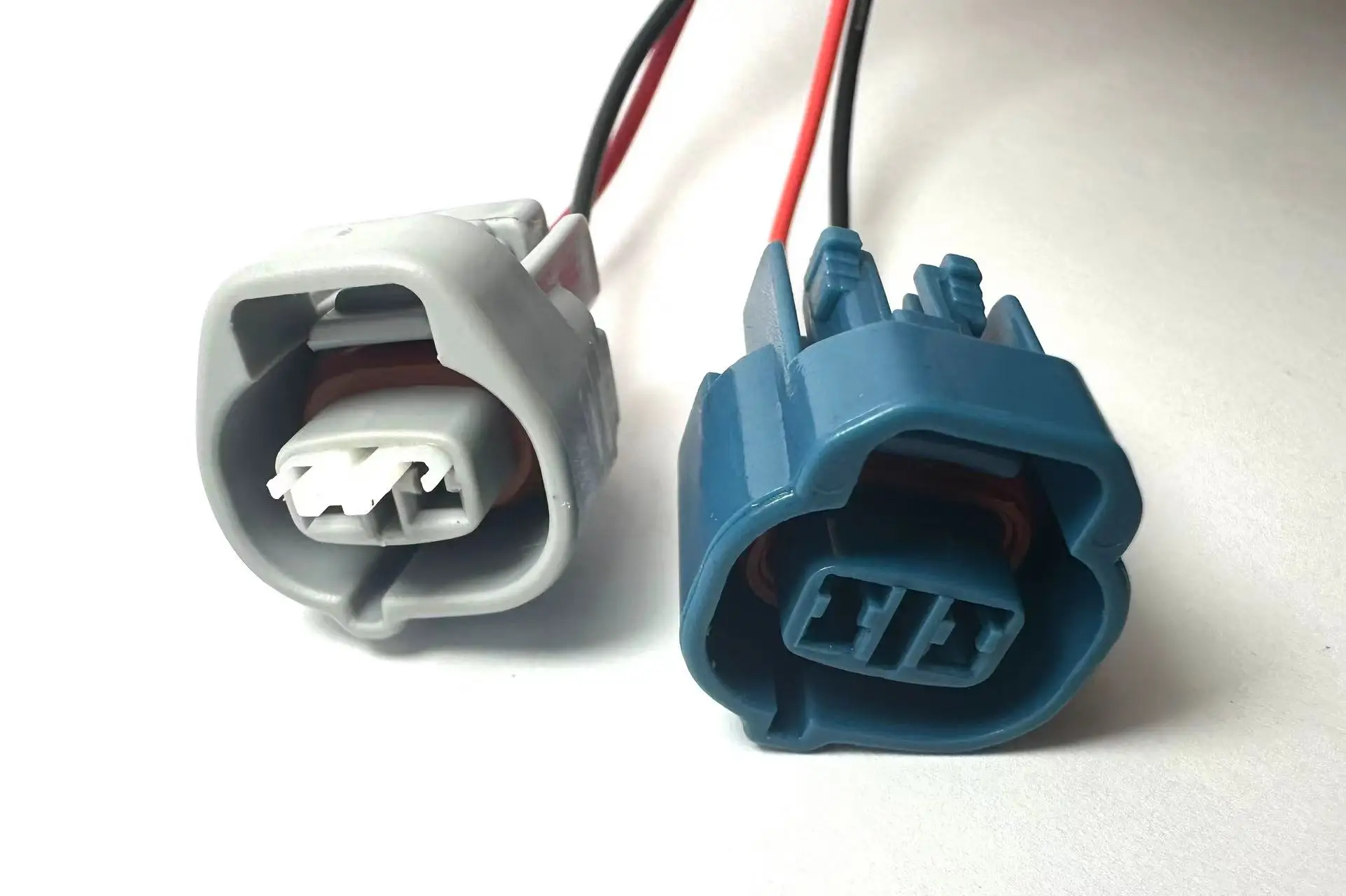 

XG7023-2.0-2170222-2.2-21 Toyota Ruizhi exhaust valve vacuum solenoid valve Camry Crown Corolla RAV4 Highlander plug