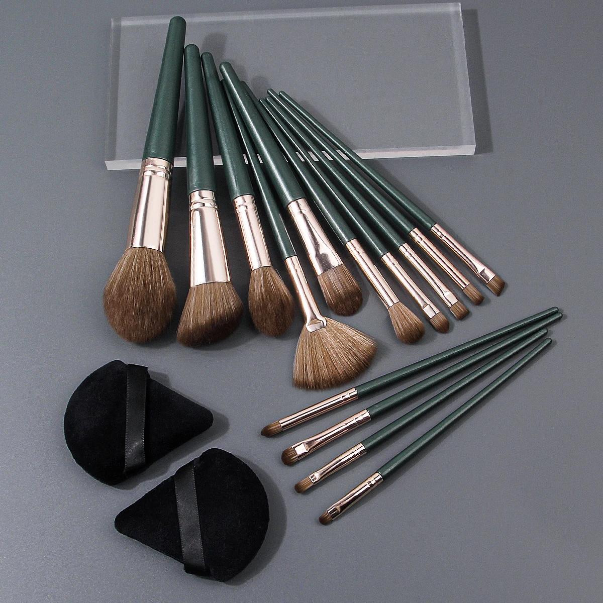 Conjunto de pincéis de maquiagem facial multifuncional, 16 peças, seco e molhado, maquiagem triangular de dupla finalidade, ferramentas de beleza para iniciantes